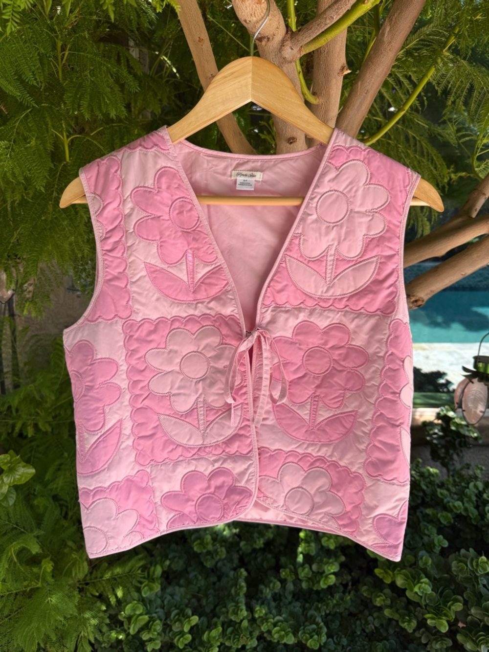 Kimchi Blue UO Floral Quilted Liner Vest Pink Tie Front Size S
